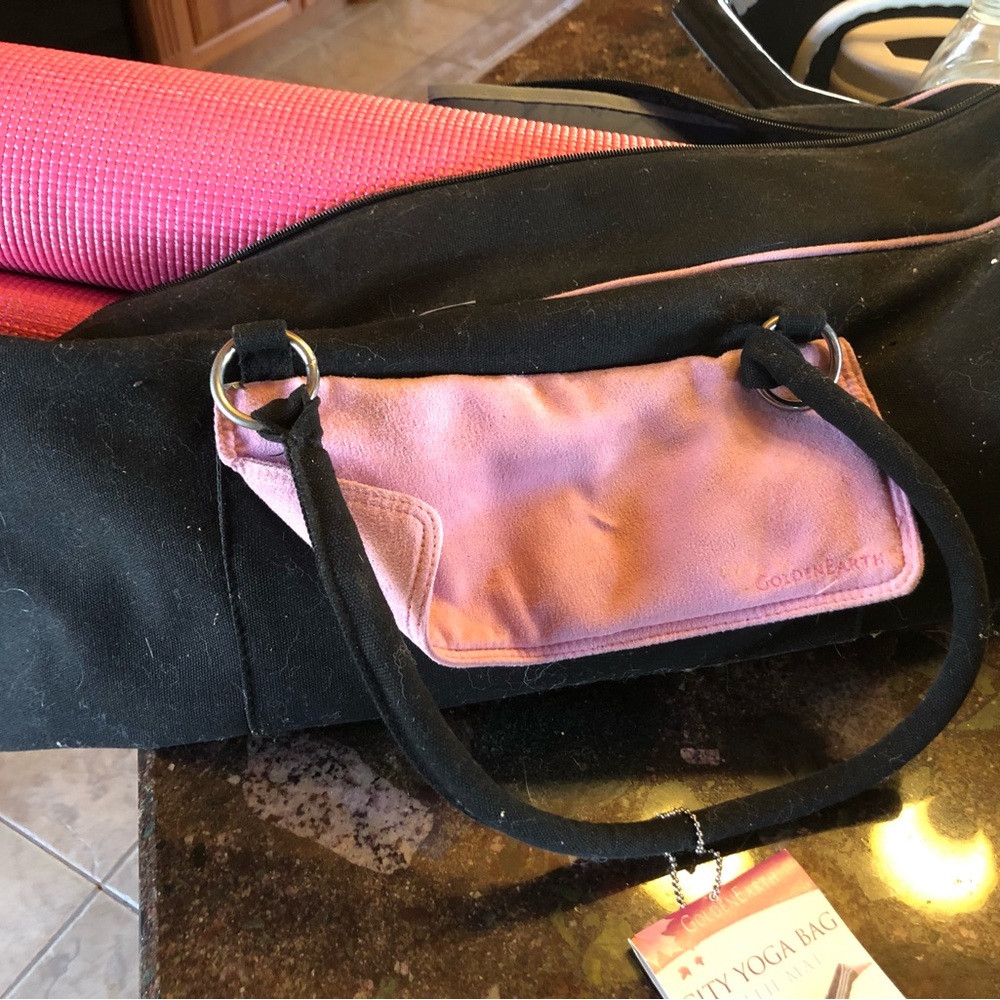 NWT City Yoga Bag includes Mat w/bonus book